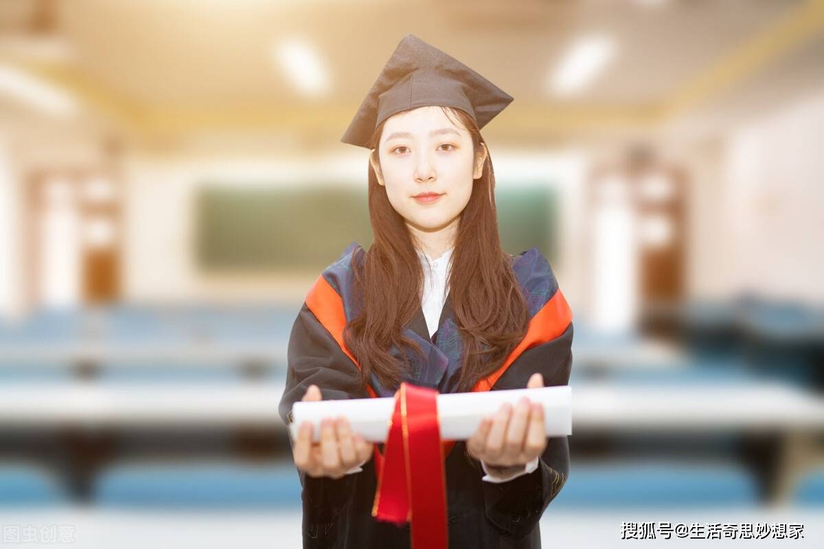考试题跟课本上教的知识永远不一样，这种筛选人才的方式你认同吗