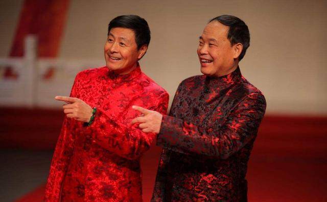 李丁虽为捧哏,却比逗哏抖包袱儿还多,属于捧哏中的异类_表演_郭德纲