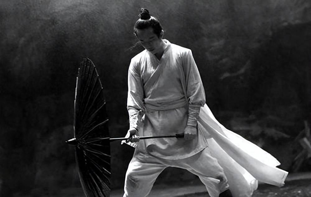 张艺谋古装电影历史观的呈现_身份_权谋_认同