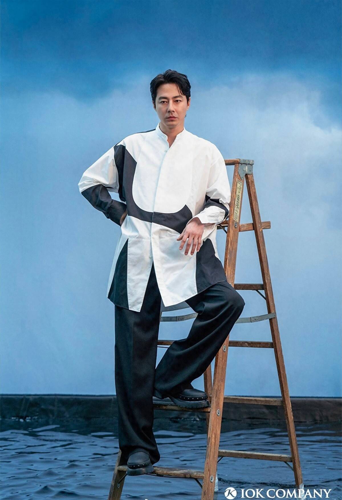 「身高比例超好」韩剧男星_赵寅成_身材_西装