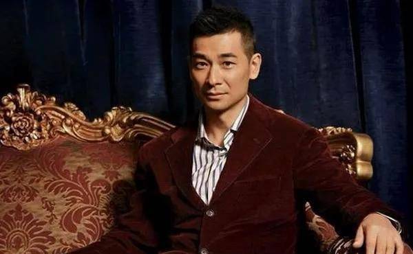 原来梅艳芳最爱的人是他,我们一直误会赵文卓了