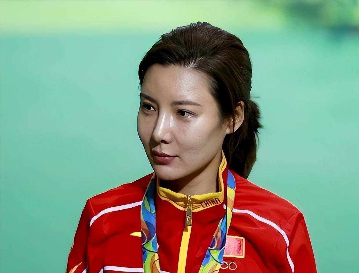 从满脸痘蜕变成颜值女神,如今年过40的奥运冠军杜丽,仍气质十足_痘痘