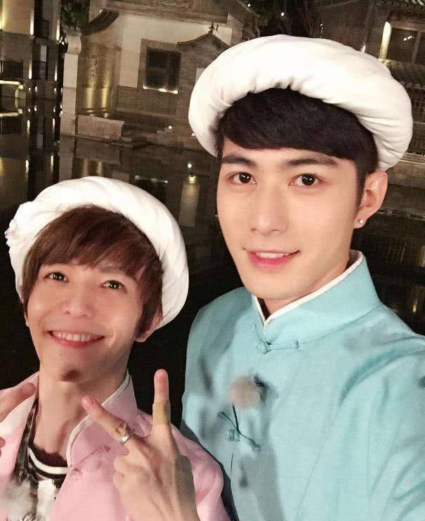 郭敬明当面谈杨幂怀孕时"没良心",魏大勋面带微笑表情很精彩_检测