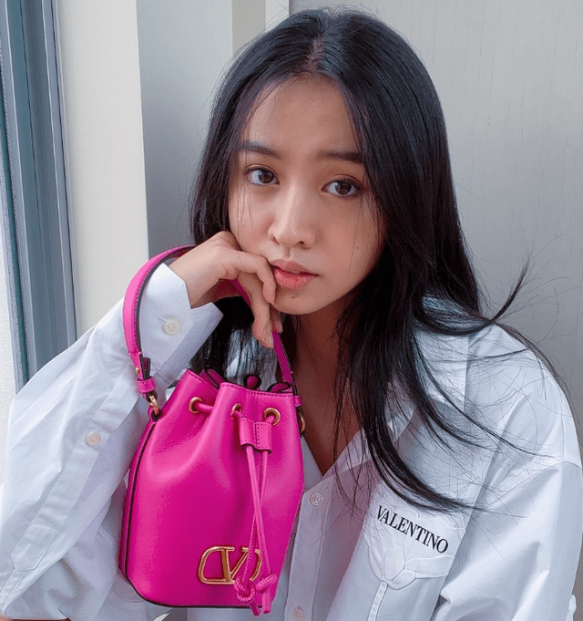 20岁木村光希硬照翻车,发型贴头皮妆感显脏,鼻环透视装一言难尽_造型