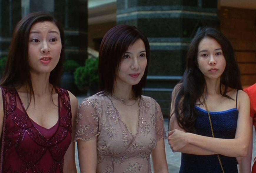 关秀媚携小7岁男友逛街,同居15年未领证,因酒驾顶包黯然退圈_休闲_一