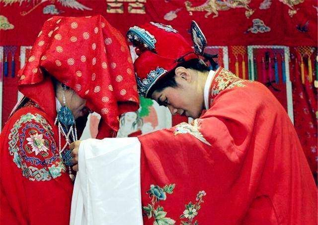 古代表哥娶表妹是近亲结婚,为何很少出现畸形儿?