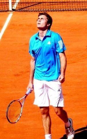 网球技艺的巅峰展示:领略吉勒·西蒙的惊人球艺!_比赛_对手_进攻