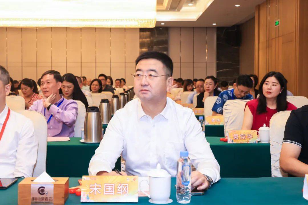 陈俊华完美资深客户总监陆美娟苏皖沪轻创营亮相三省营长认真参与会议