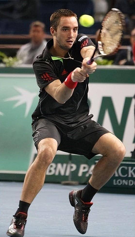 维克托·特洛伊基:网球坚韧传奇!