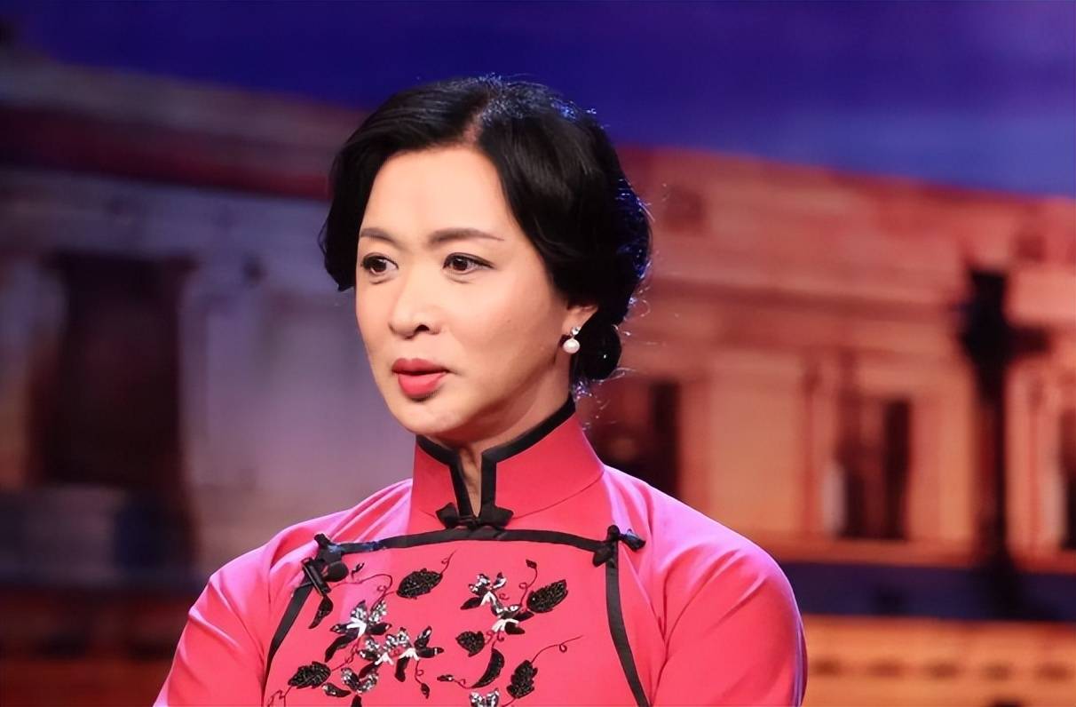 曝金星为避风头定居法国,本人霸气怒怼回应,网友:真双标_明星_耿直