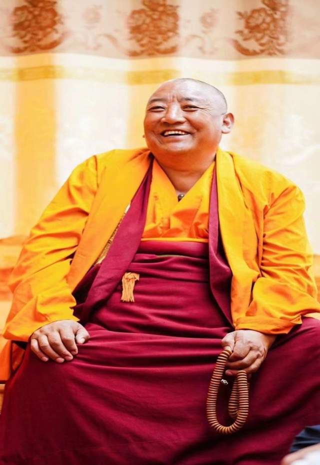 现任主持—谢尔多活佛噶玛参壤活佛1999年8月15日降生于今四川省阿坝