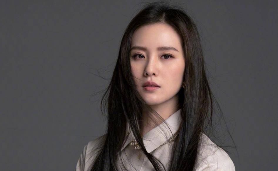 36岁刘诗诗复出大变脸,颧骨高耸眼窝凹陷,代言抗老美妆太打脸_状态