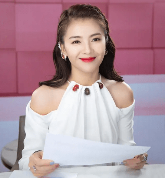 42岁刘涛罕晒素颜健身照!