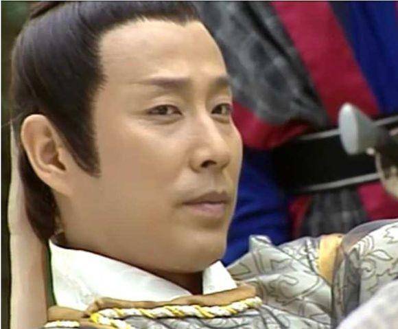 第三位:八贤王当年《少年包青天》这部电视连续剧热播的时候,除了主角