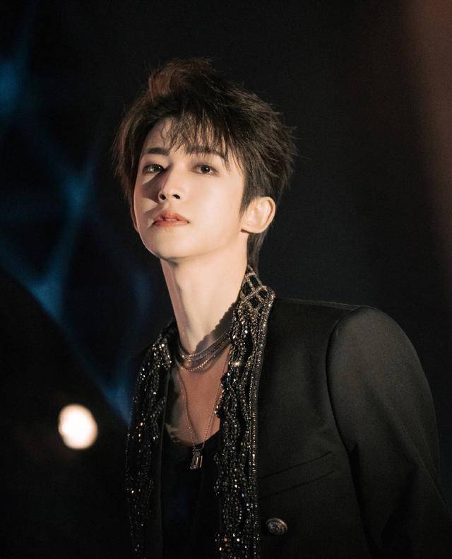 青3二次顺位发表,与周柯宇相比,罗一舟能与余景天争c的原因?