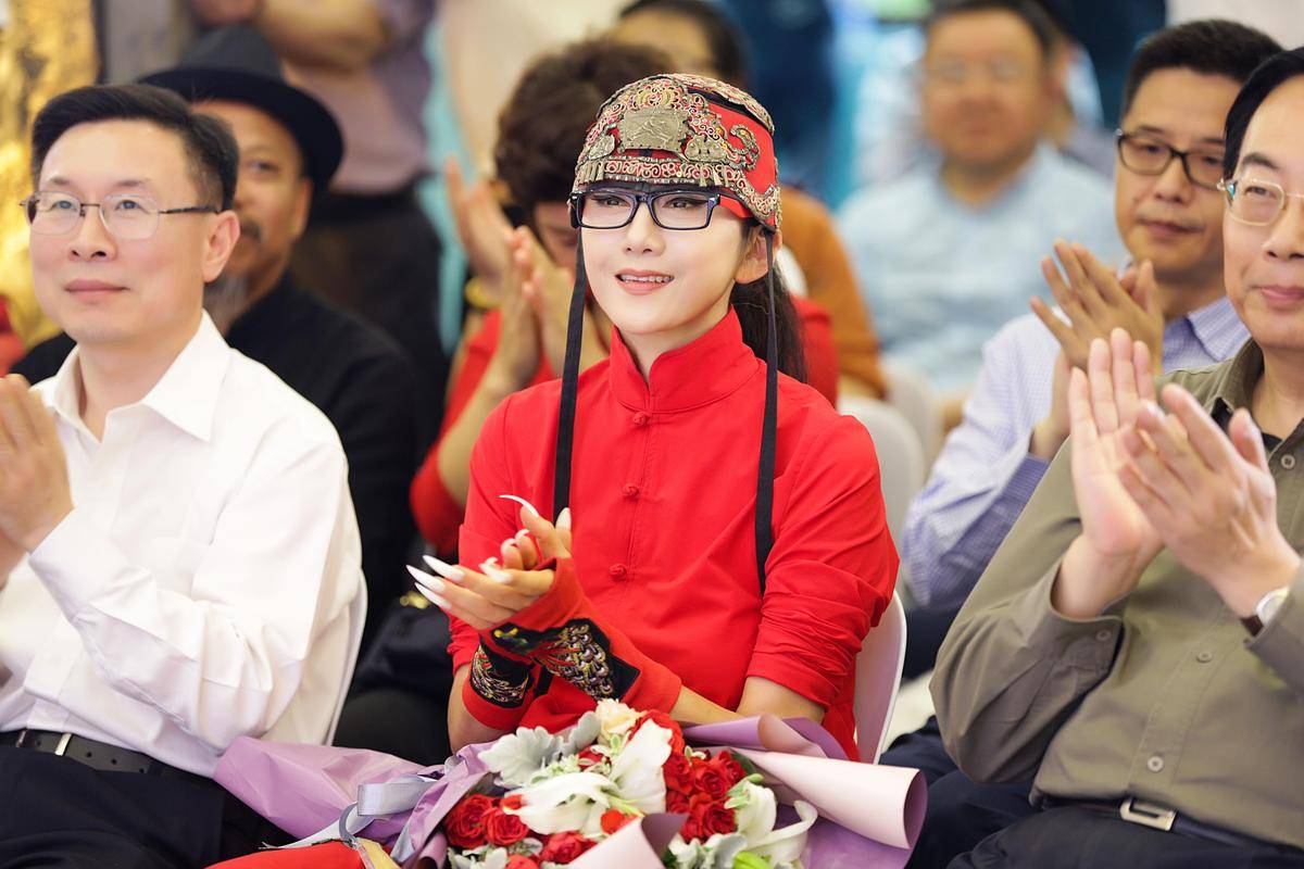 杨丽萍首次回应"新接班人"!