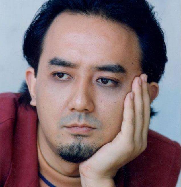 陈祖荣一生都致力于自己喜爱的演艺事业,而姚橹则从小受到母亲的影响.
