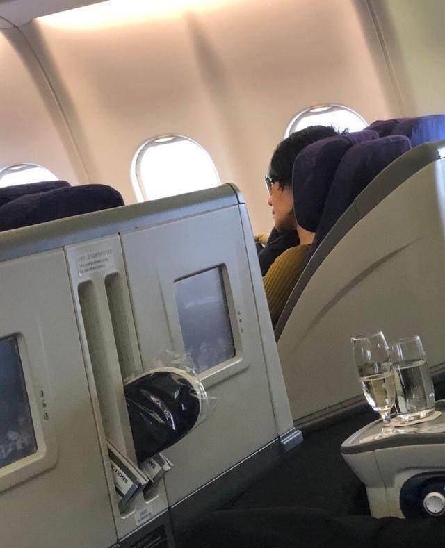 王菲是娱乐圈中特别低调,但话题度颇高的女星,其出生于1969年,今年48