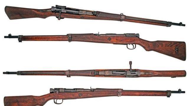 当时小野田宽郎自己有一把指挥刀和一支友坂99式步枪,其他三个日本兵