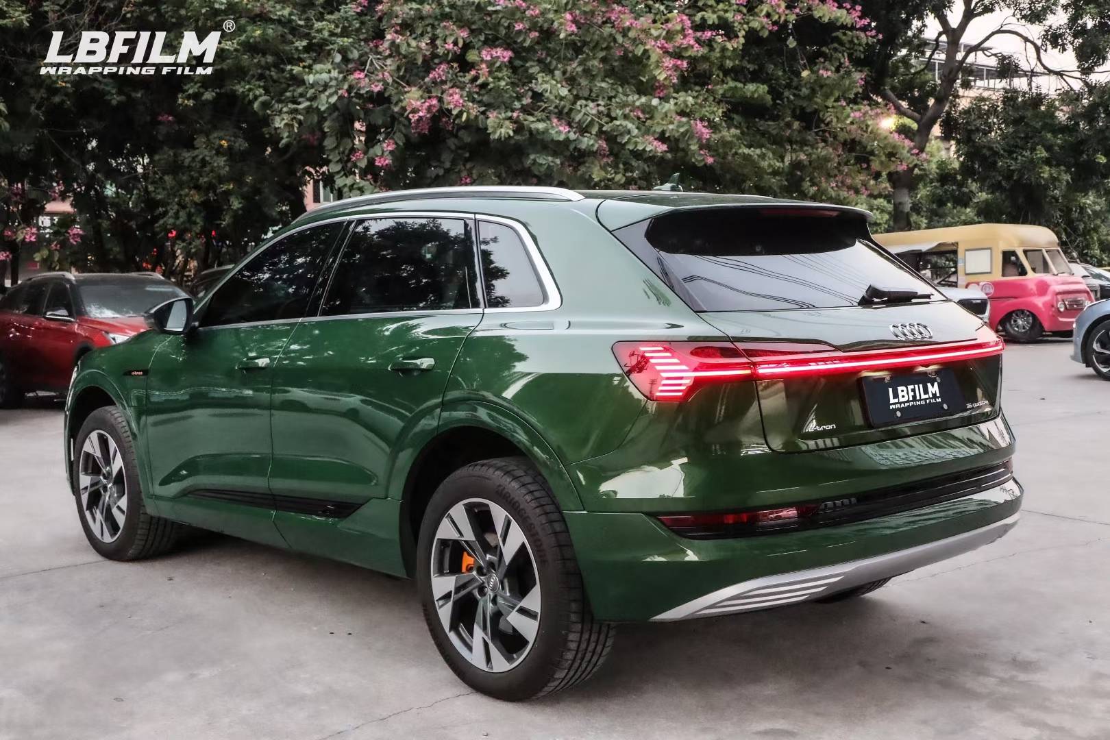 奥迪e-tron-lb改色膜原厂漆索诺玛绿,有着别样的魅力_搜狐汽车_搜狐网