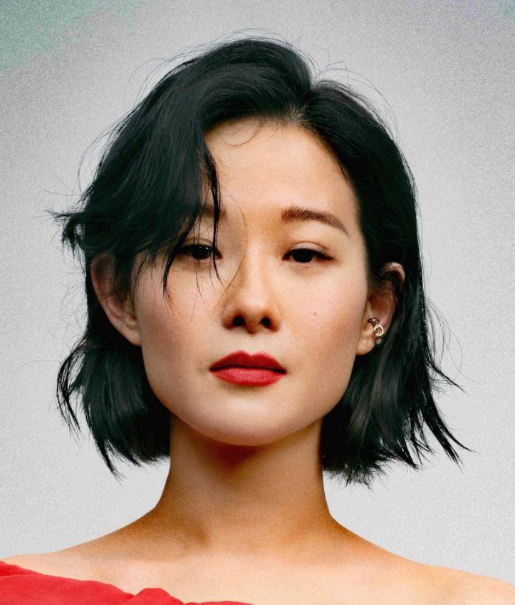 另外,在众多角色中,刘一莹饰演的农妇最多,所以戏里的她永远是"人间