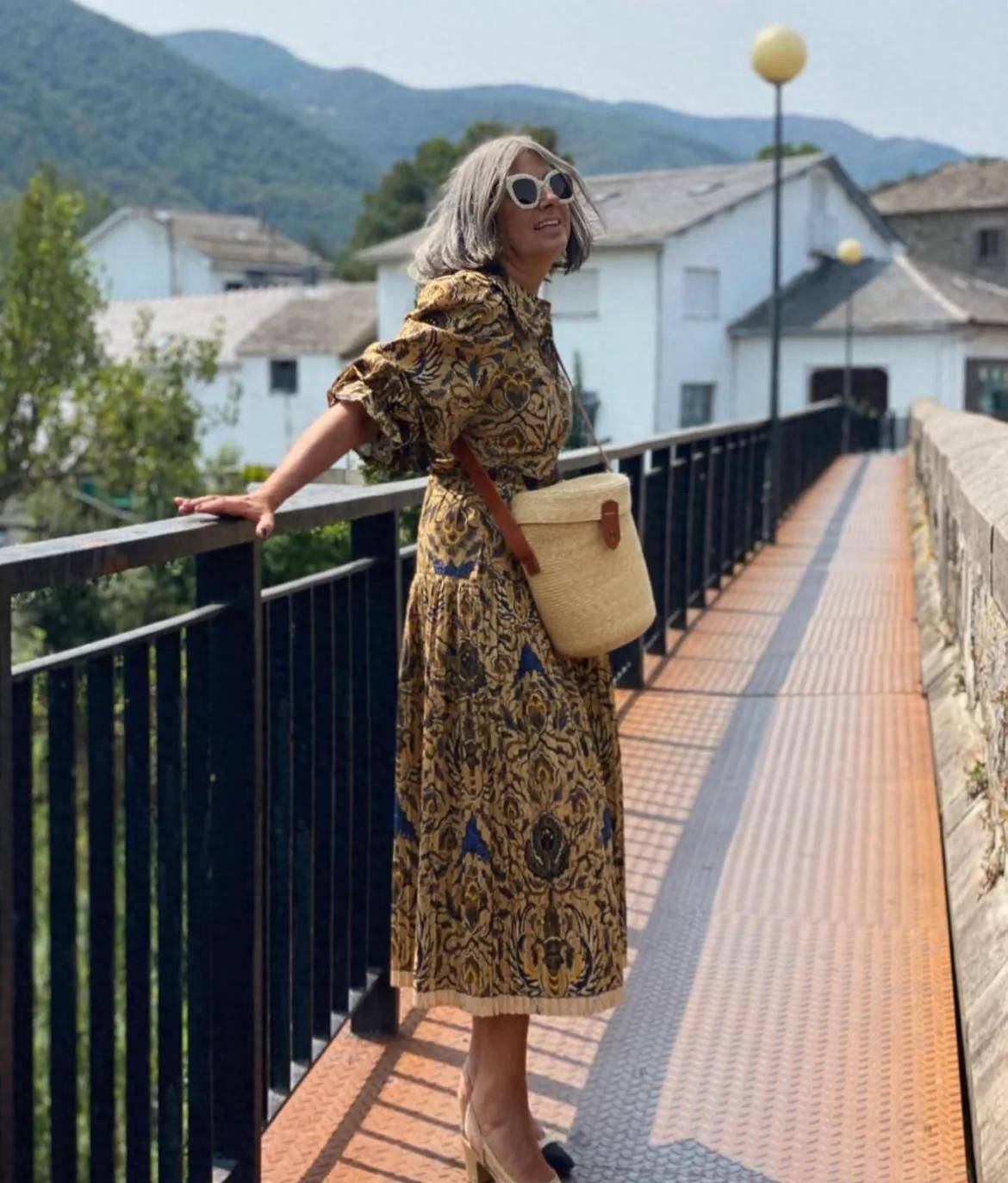 被人说又老又丑,也没影响她成万粉时尚博主,女人自信就是美_特蕾莎