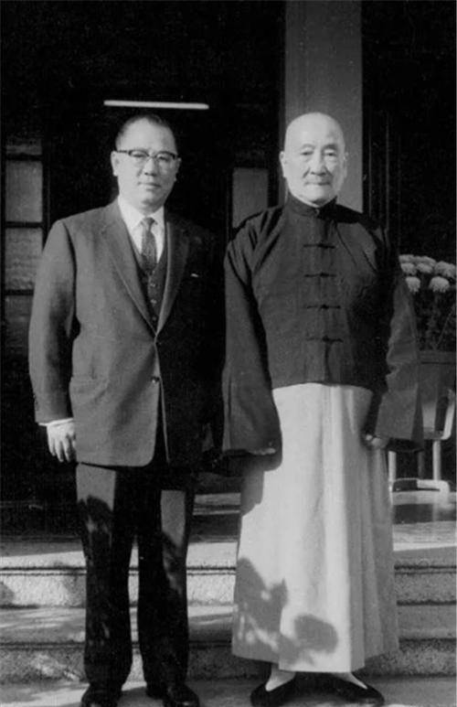 爷爷留下200亿遗产,但每月孙子只能领10万,算完时间孙子气坏了_许爱周