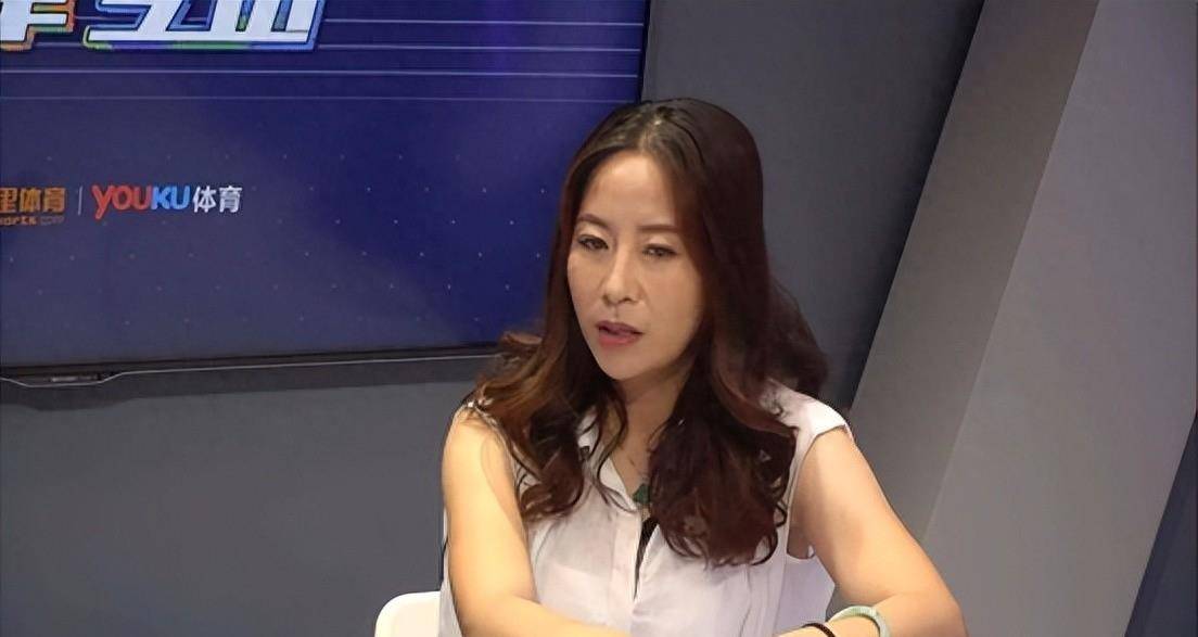 2000年奥运会,王丽萍夺冠后无人庆贺,教练组提前离场事出有因?