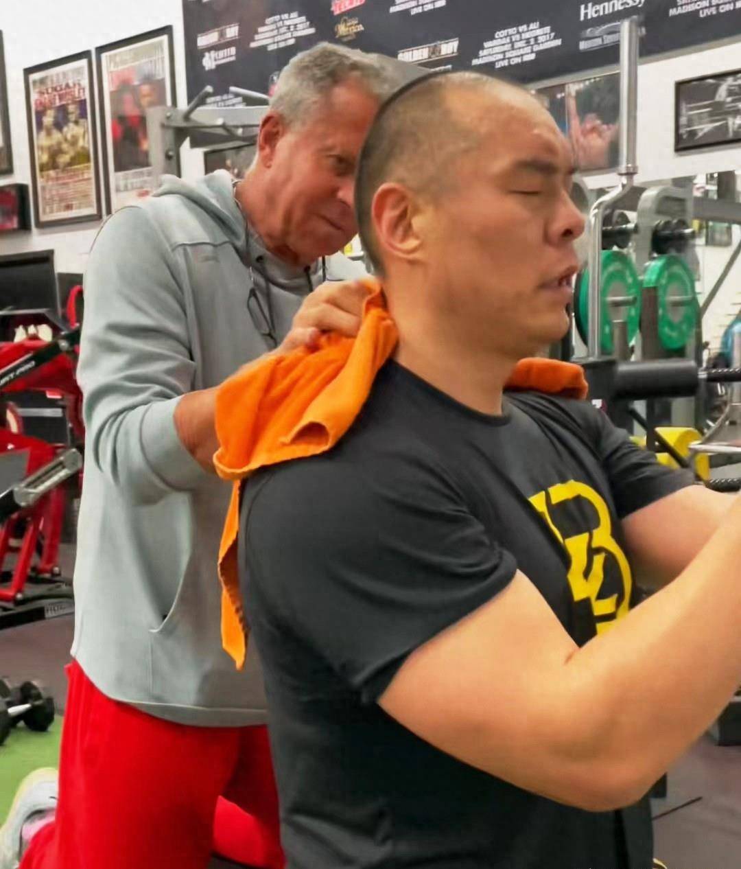 02米,是重量级拳王挑战者,直言将帮助我们拳手_比赛_实战_乔伊斯