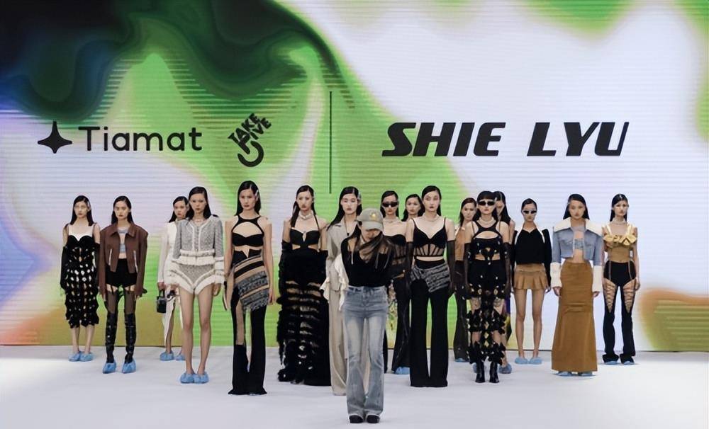 jasminesokko歌曲的节奏和歌词生成动态图像人工智能的参与让服装设计