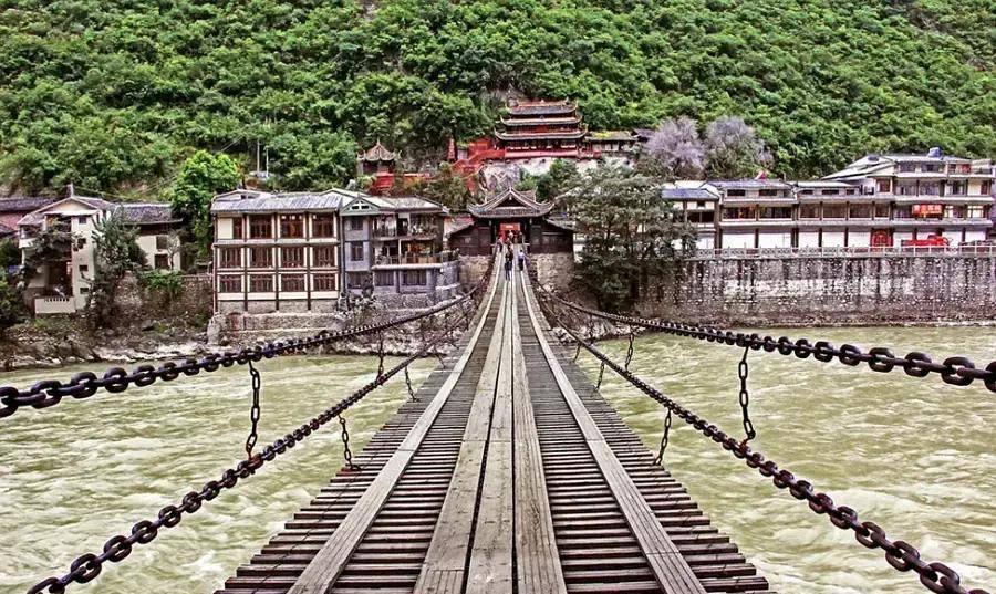 泸定桥300年前是怎么建造的?
