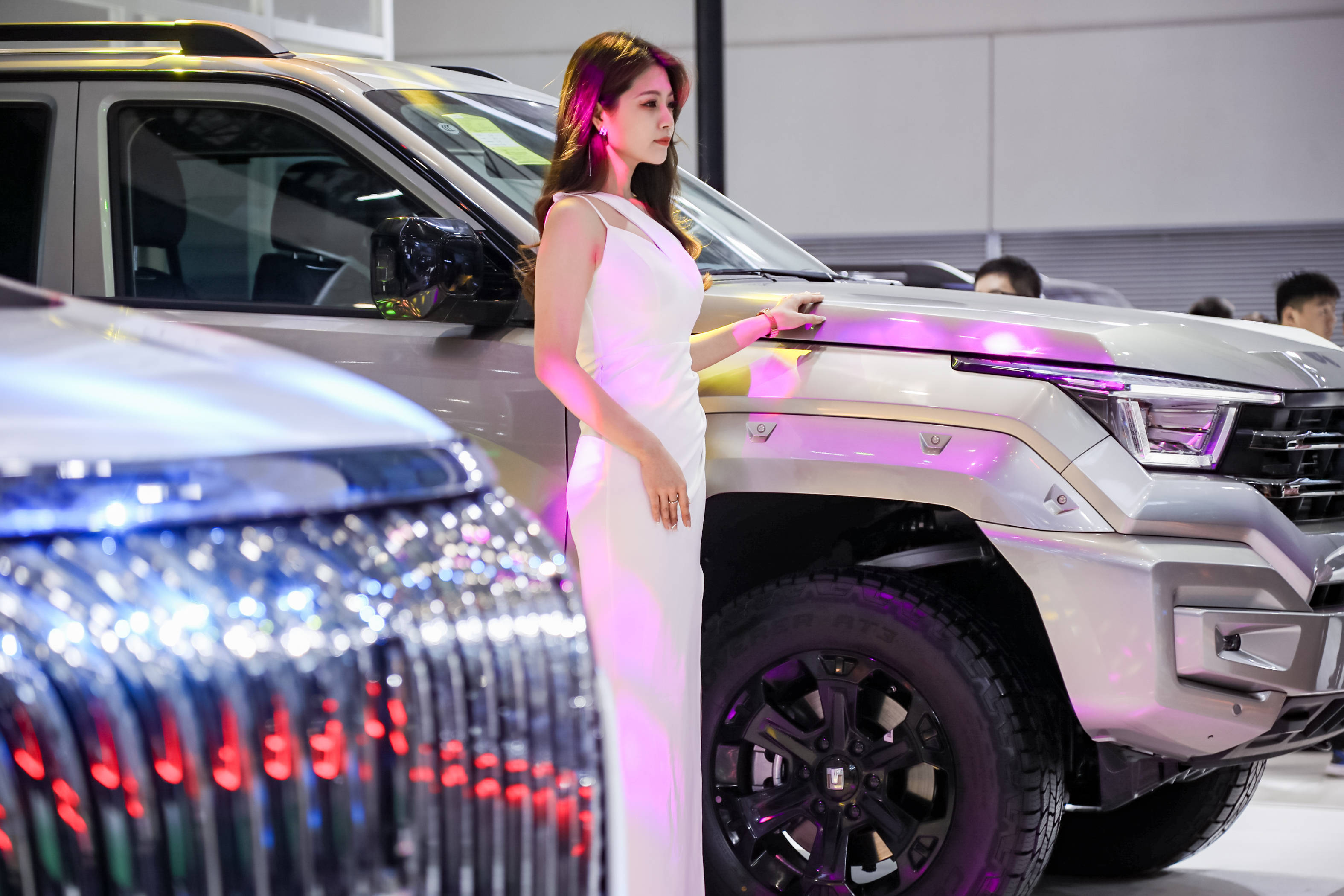 "山东汽车行业风向标"齐鲁车展开幕,新能源汽车唱主角_搜狐汽车_搜狐