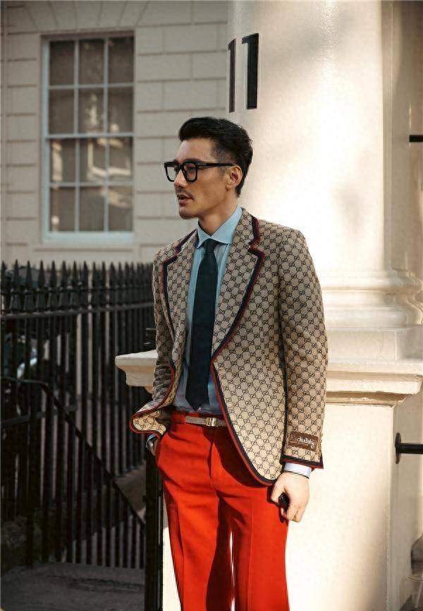 国际时装周代言人与胡兵多重造型展现日积月累的力量_西装_时尚_剪裁