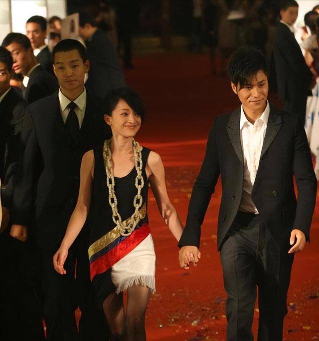 这一次,陈坤终于官宣和周迅的关系,25年了,我们还是公开吧!