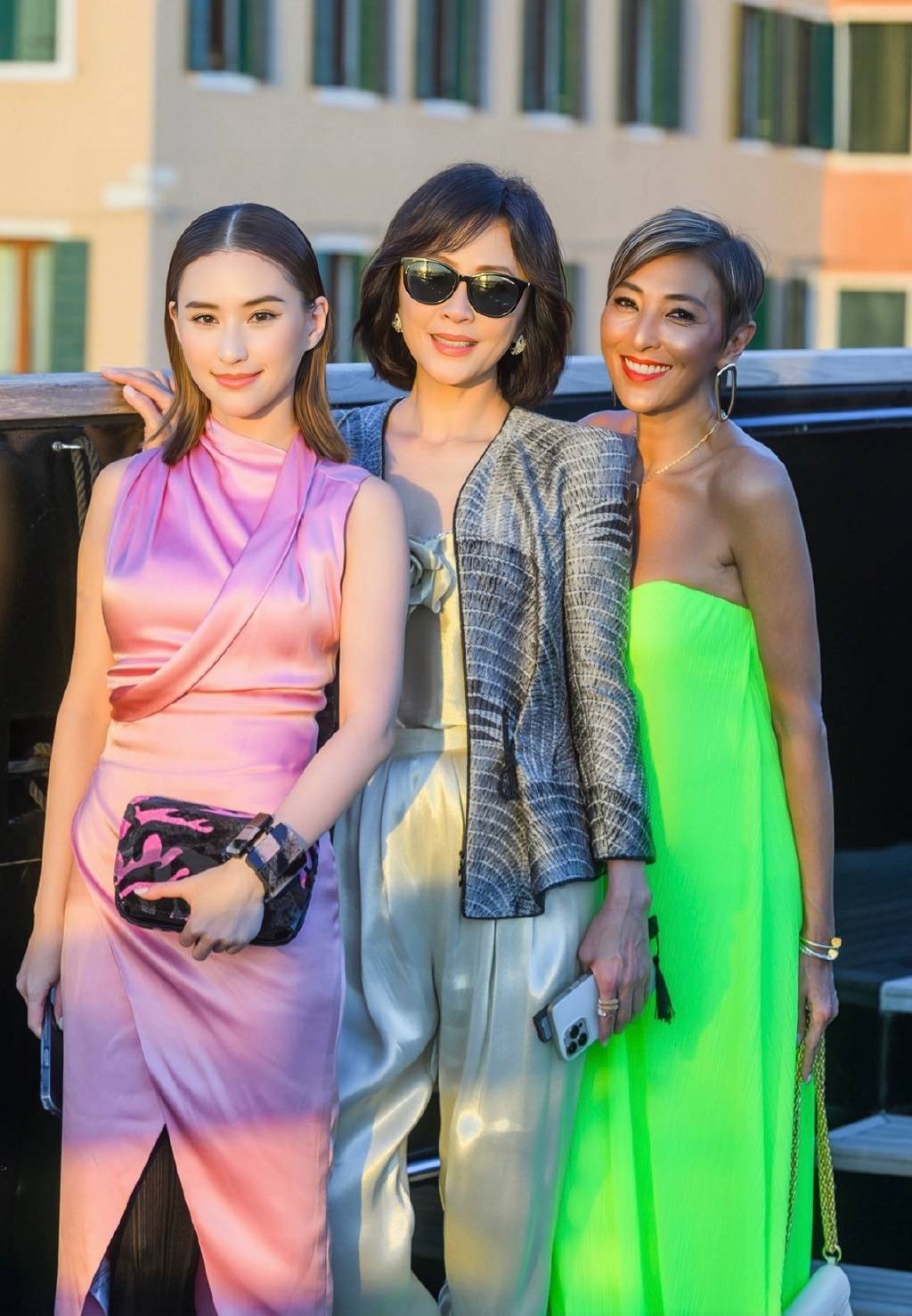 刘嘉玲与梁朝伟游玩威尼斯,陪他领终身成就奖"金狮奖",并偶遇李安和