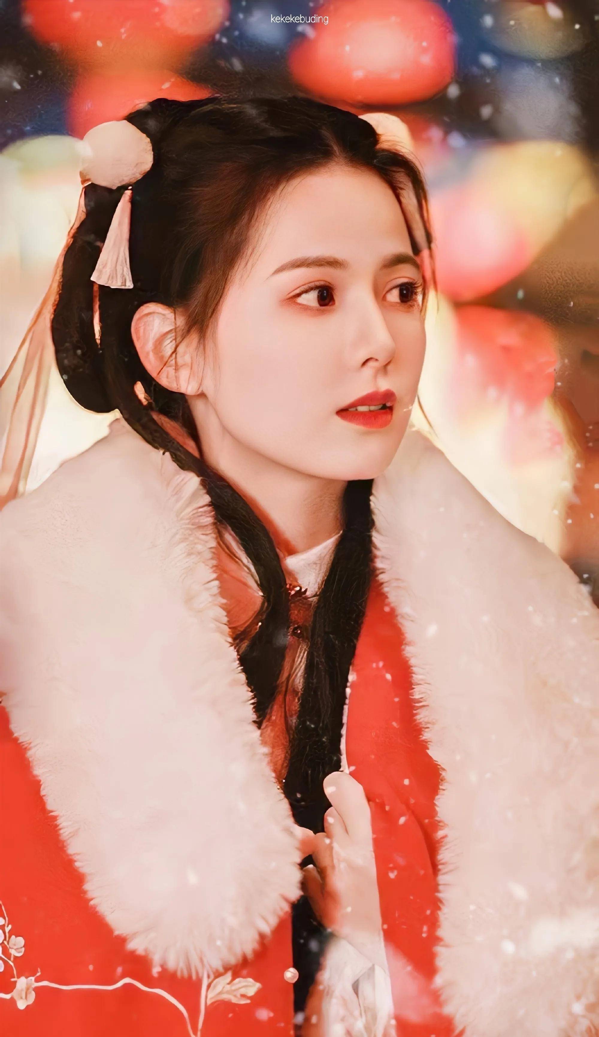 黄日莹真的甜,小李若彤名不虚传.1994年7月3日出生.