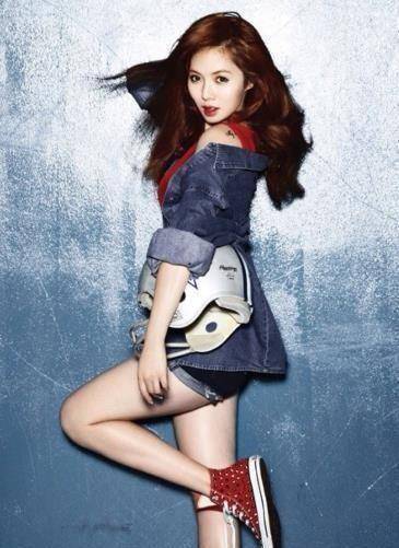 女神金泫雅,能帅能可爱,穿男友衣服扮起小软妹,画面尽显呆萌_宣美