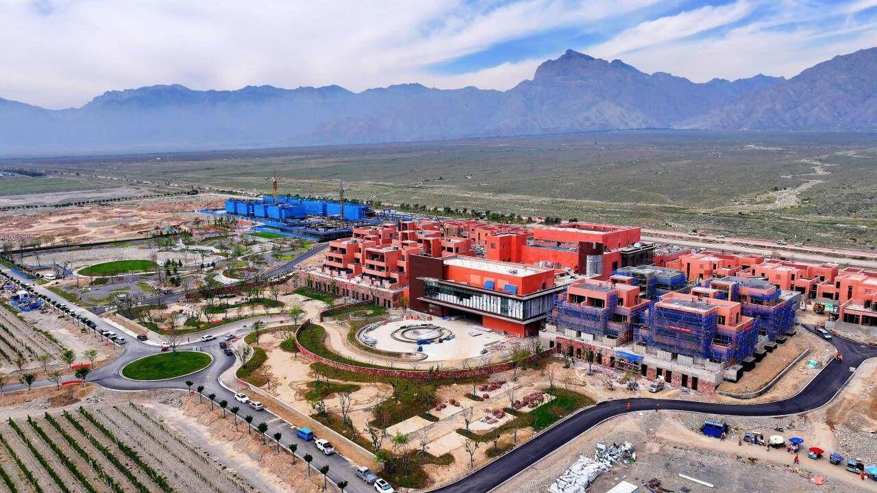 行业动态 | 带你"瞰"贺兰山下的图兰朵葡萄小镇!_项目_建设_包括