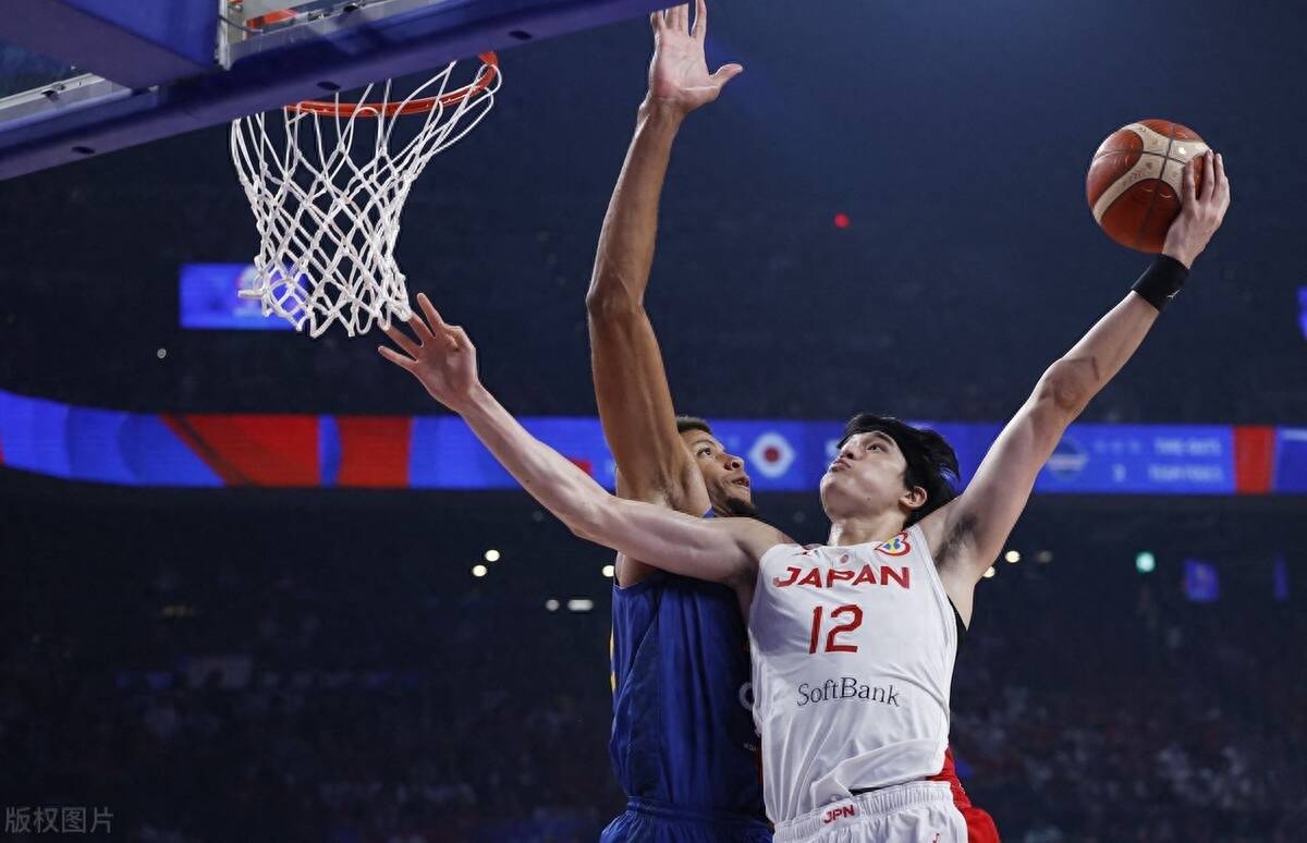 日本男篮击败佛得角代表亚洲参加奥运会!篮球是什么时候超过我们的?
