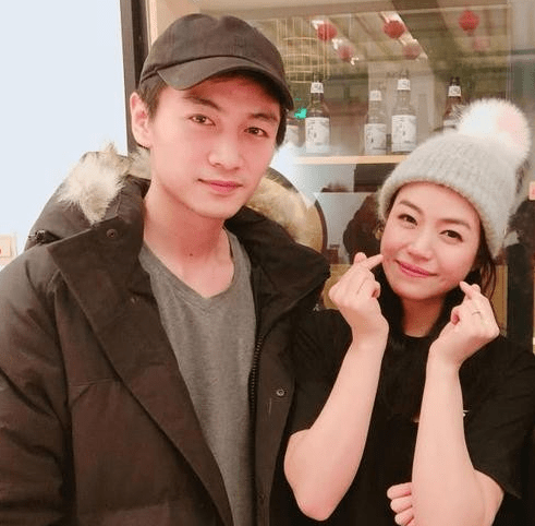 陈妍希罕晒儿子,5岁星星变瘦后好像爸爸,过节身边不见陈晓?