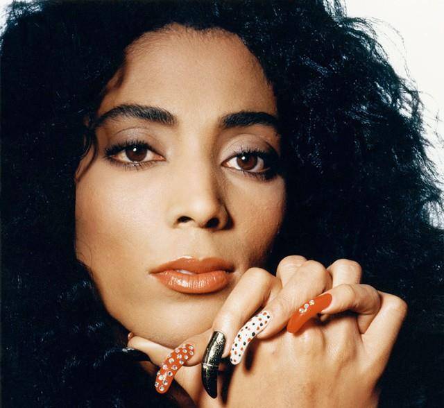 "花蝴蝶"乔伊娜:飞行药检前匆忙退役,死因真与禁药有关?