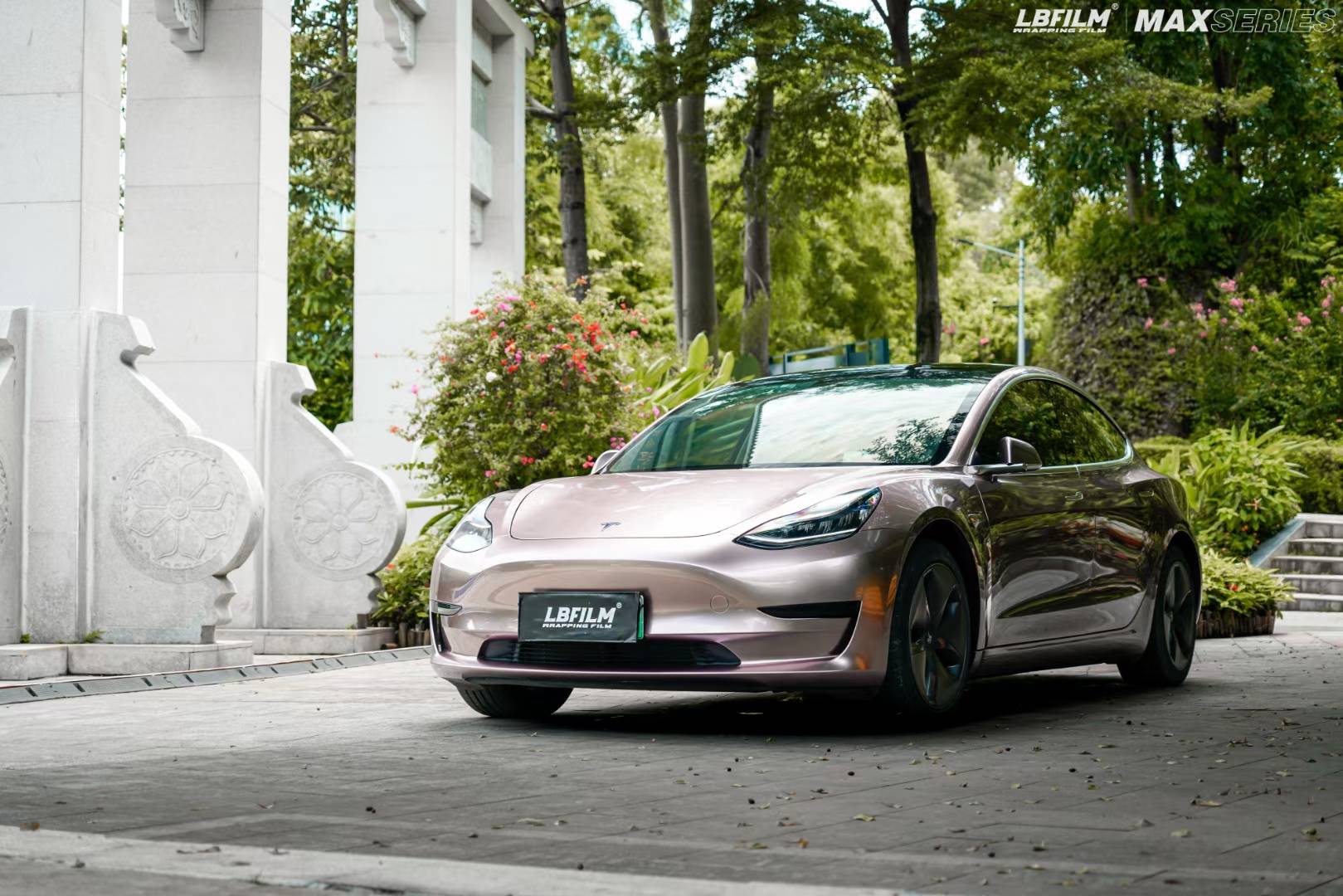 特斯拉model3-lb改色膜原厂漆冰莓粉,清爽宜人 甜而不腻_搜狐汽车