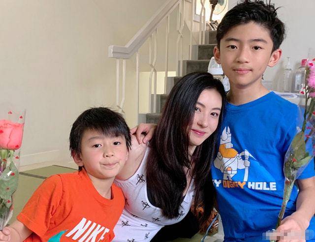 lucas在张柏芝的影响下,想要找一个像妈妈这样的女朋友,是非常能够