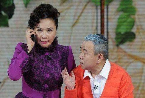 潘长江携手老搭档黄晓娟,重返舞台现场落泪_春晚_类节目_小品
