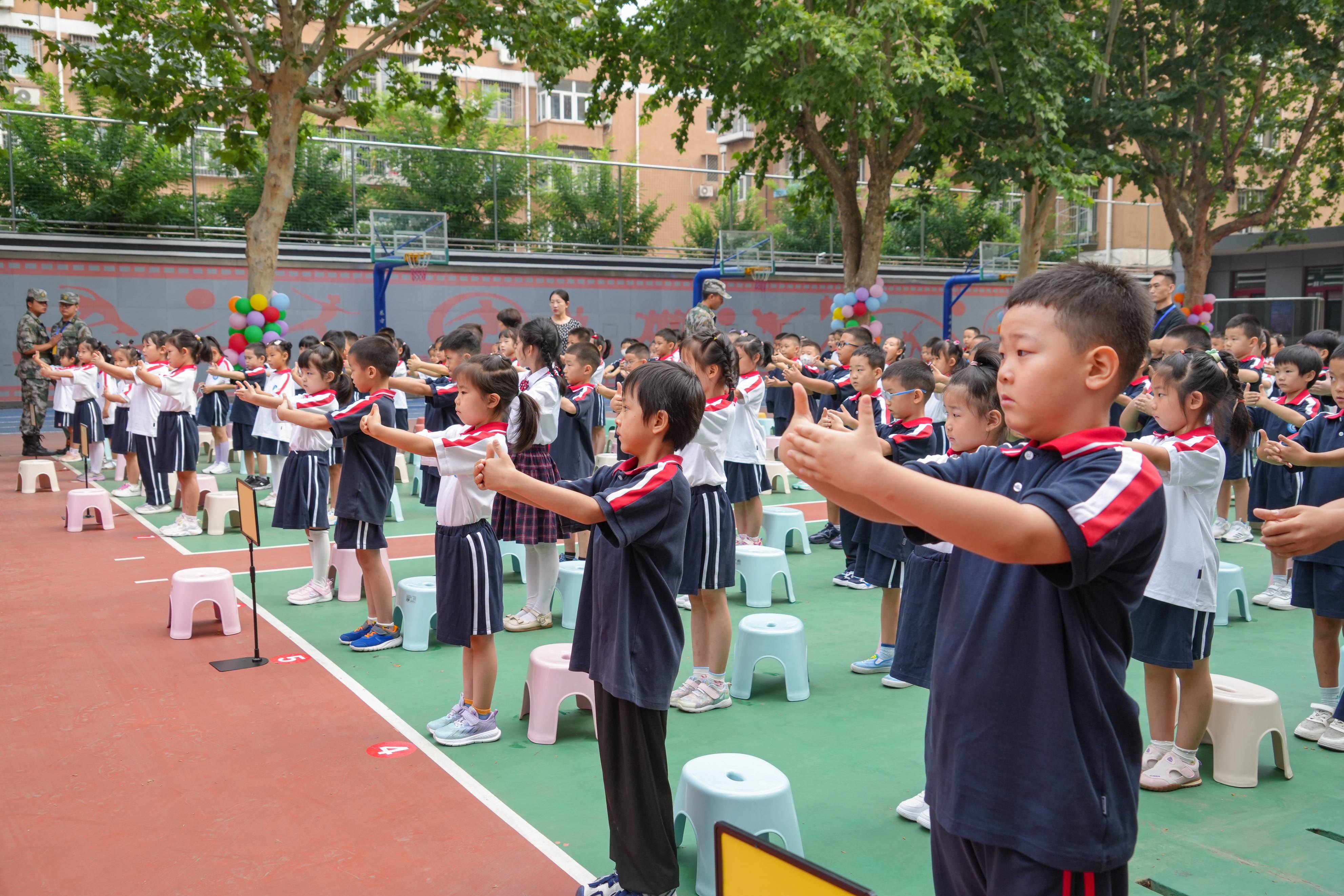 北京市通州区官园小学举行新生入学礼和开学第一课