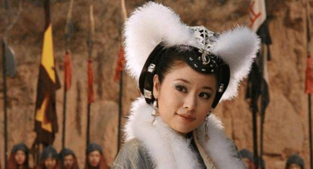 他们觉得赵丽颖的长相过于温和保守,贸然挑战苏妲己这样魅惑的角色