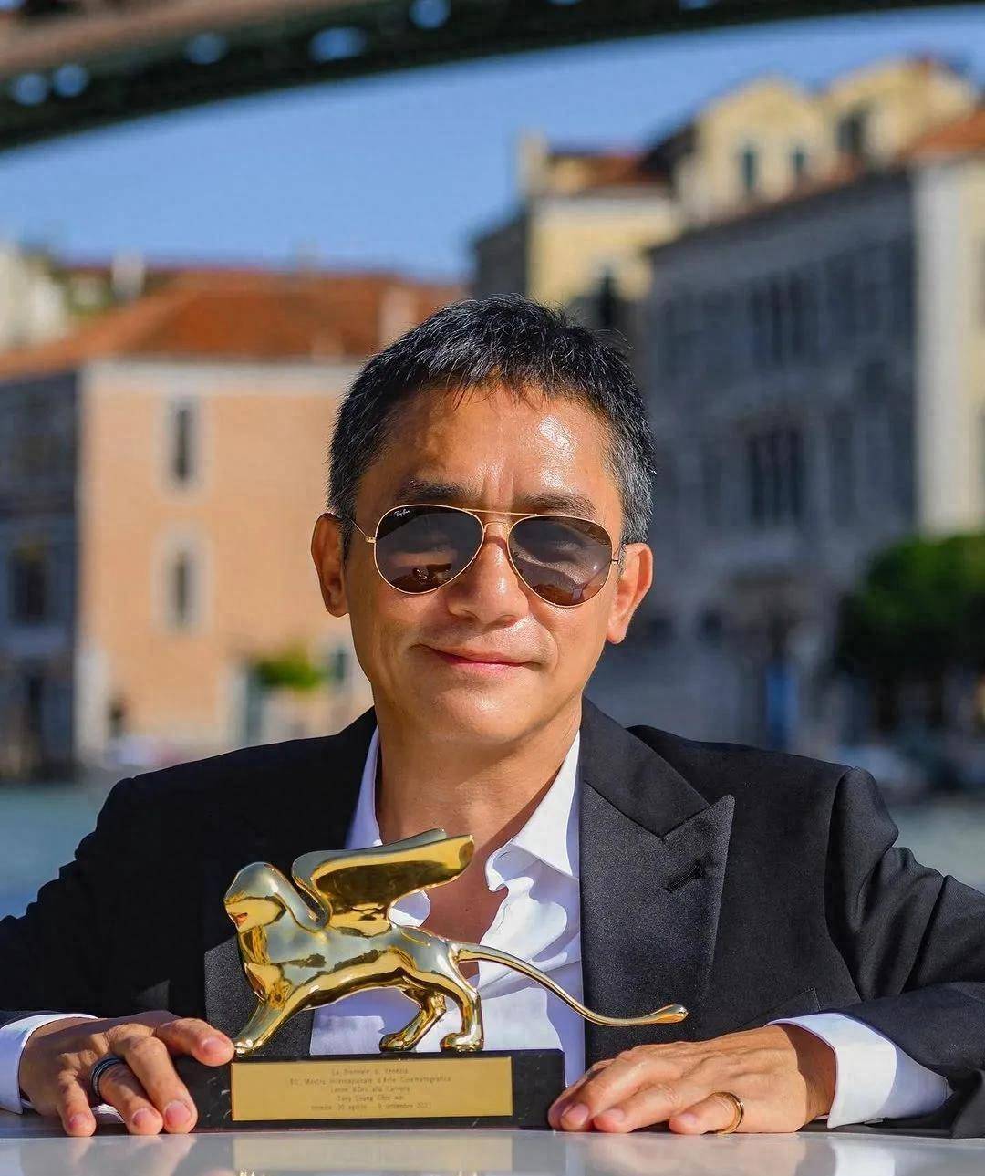 梁朝伟感动,刘嘉玲发文:老虎带狮子回家_李安_威尼斯_照片