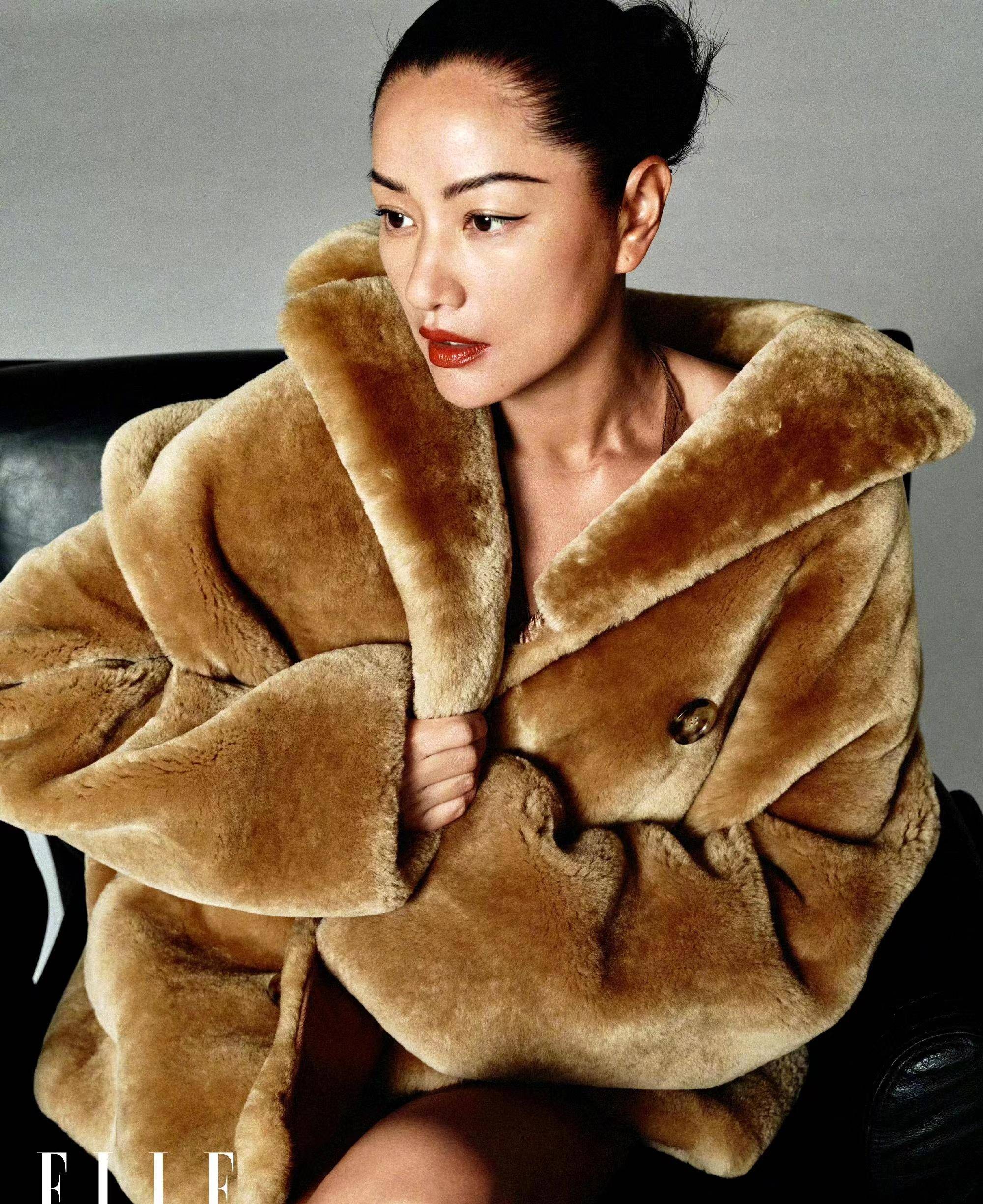 在这部大片中,瞿颖向观众展示了顶级模特的商业头脑.