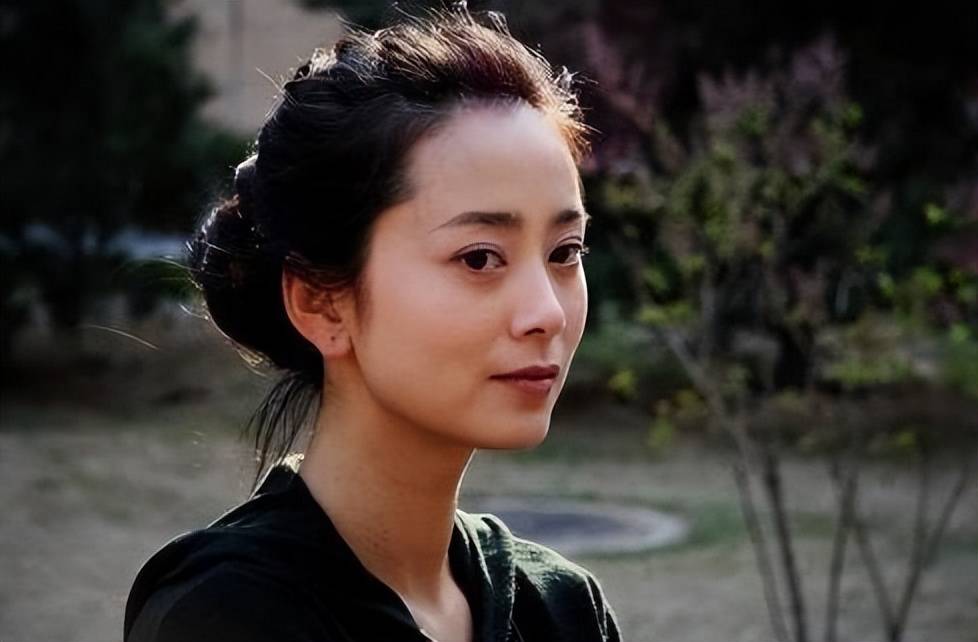 谢润:曾经北影四朵金花,为家庭放弃事业,相夫教子也很快乐_赵峥_感情