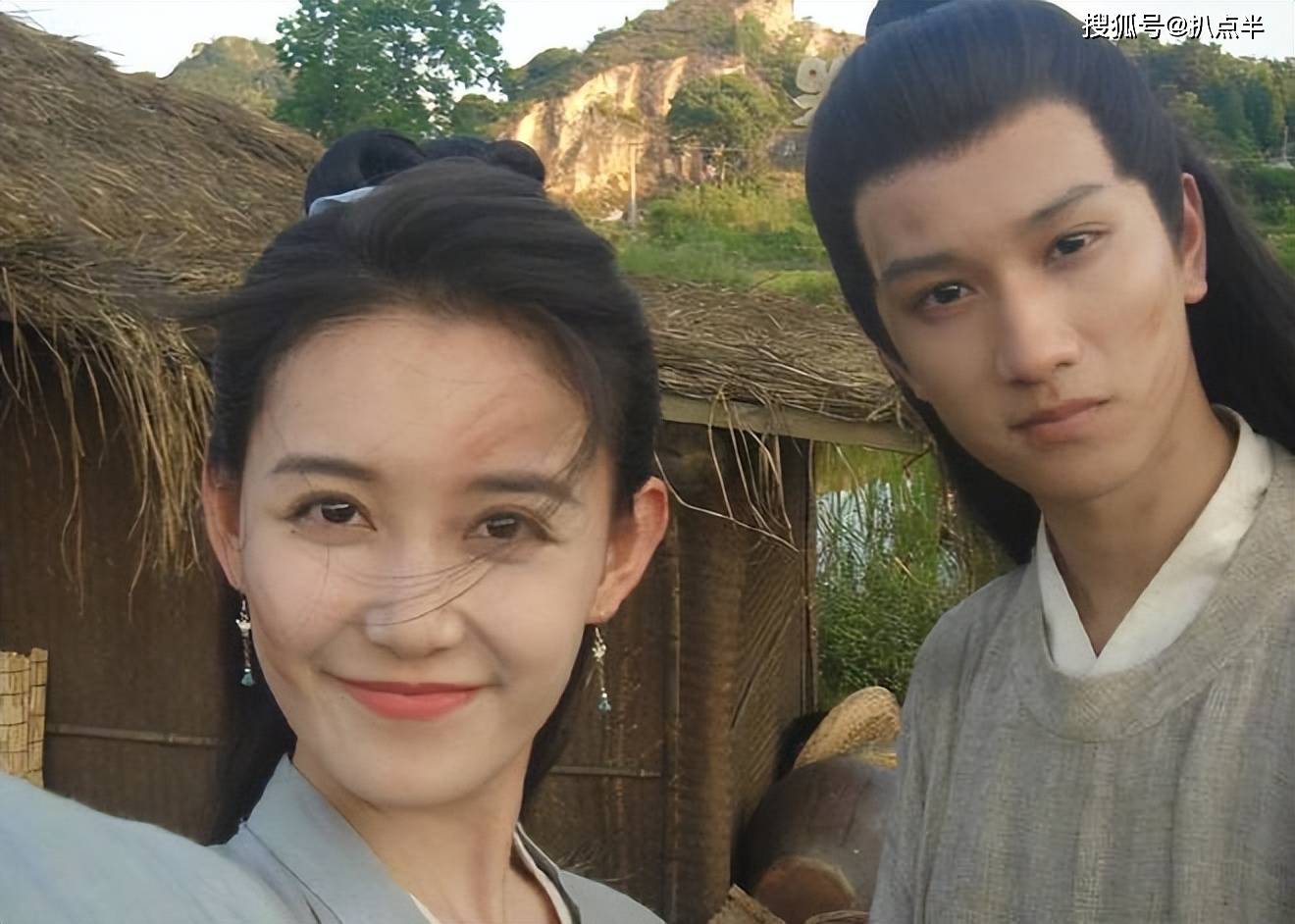 由于拍摄《赘婿》,她结识了郭麒麟,两人还曾一起录制综艺《开始推理吧